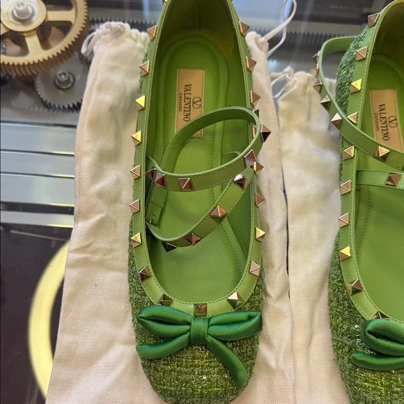 VALENTINO GARAVANI
Rockstud tweed lamé ballet flats - Picture 2 of 9